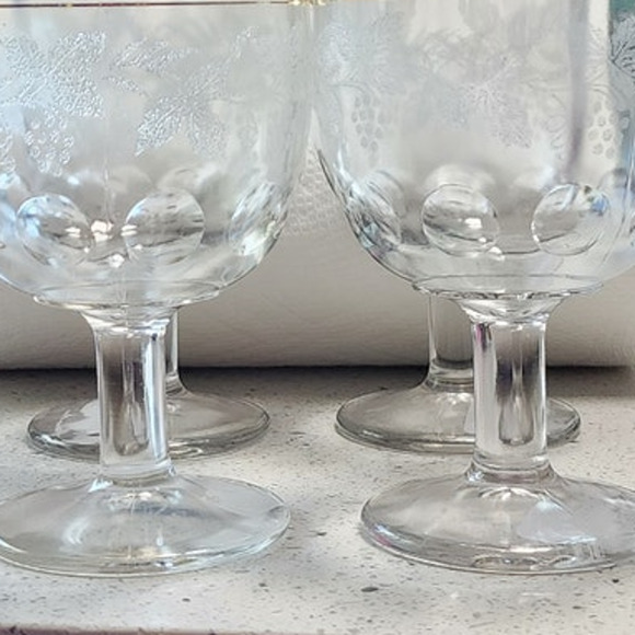 Vintage Bartlett Collins Glass Goblets Gold Trim Grape Vine Design Set of 4 - Picture 3 of 5